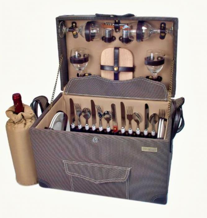 The Weekender Collection Picnic Box for 4 with Shoulder Strap