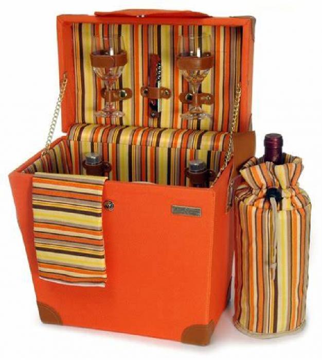 Terazzo Elegant Wooden Picnic Carrier with Service for Two
